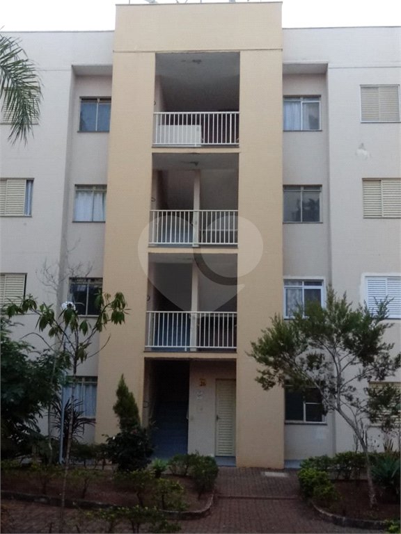 Apartamento no Condomínio Residencial Jardim das Torres.