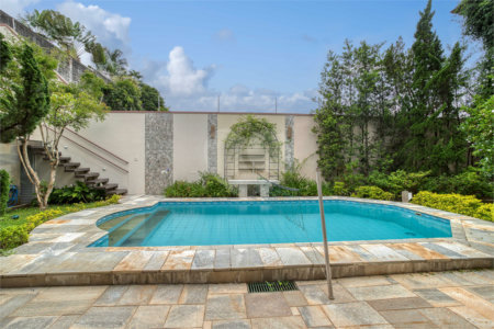 Casa à venda com 4 suítes em Chácara Monte Alegre, São Paulo, SP