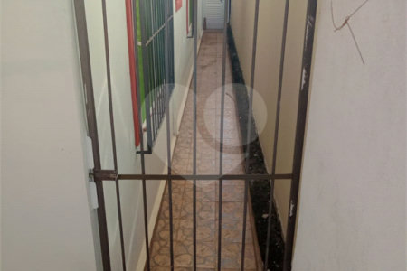 Casa térrea no Cidade Aracy .