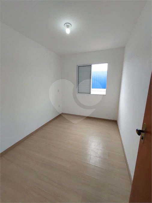 Apartamento à venda com 2 quartos e 1 vaga na Vila Nova Bonsucesso