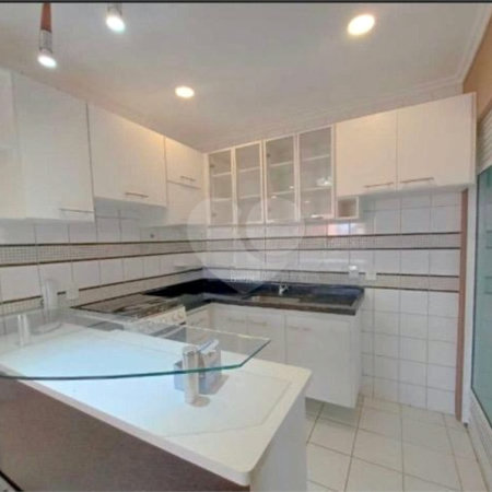 Apartamento no Edifício Torres di Itália.
