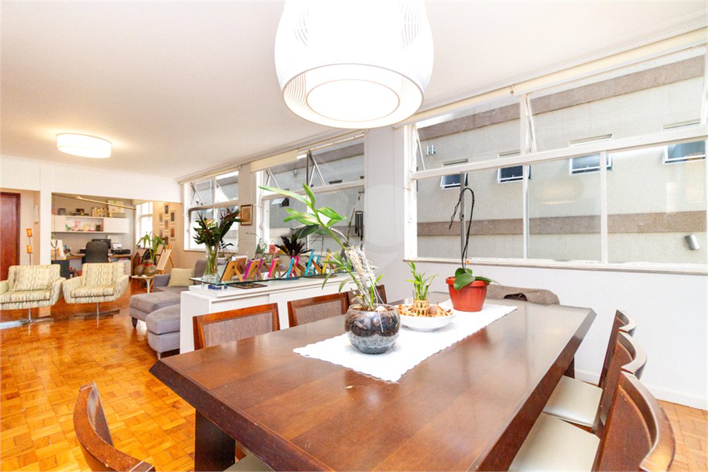 Apto espaçoso | 180 m² | 3 dorms. (1 suíte) | 1 vaga em Santa Cecília!