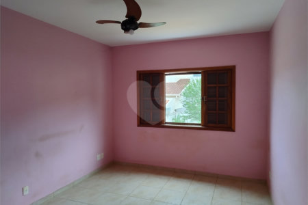 Excelente sobrado para venda no residencial Parati