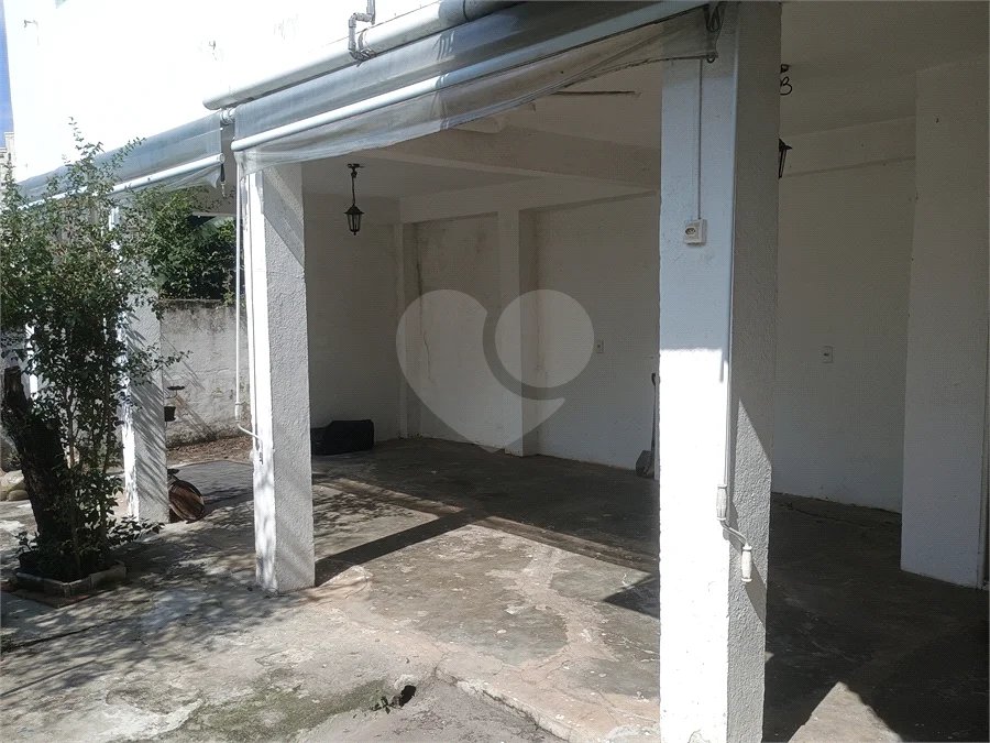 Casa de 1 dormitório com quintal e jardim na Vila Ipojuca!