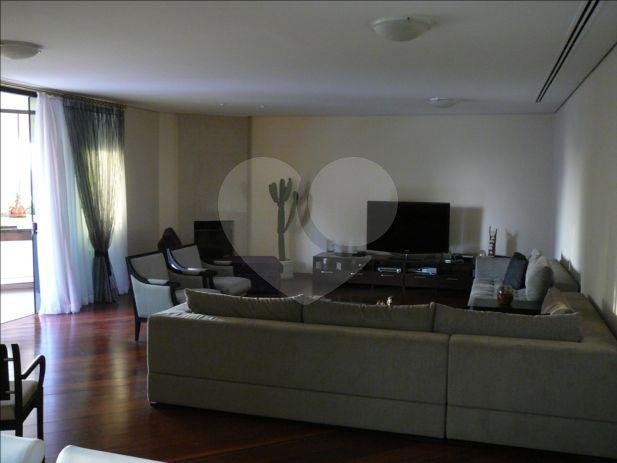 APARTAMENTO UM POR ANDAR!