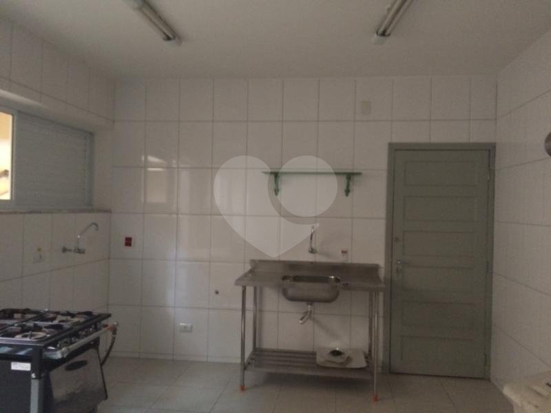 Vende Sobrado com 180m² - Vila Santa Catarina
