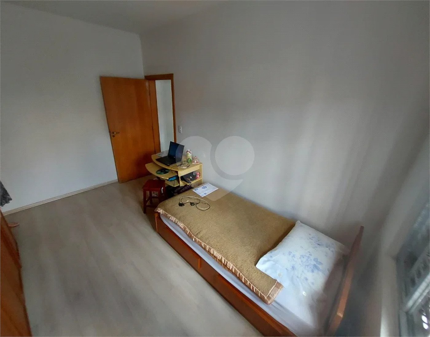 CASA TÉRREA À VENDA NA MOOCA - COM PORTEIRA FECHADA.
