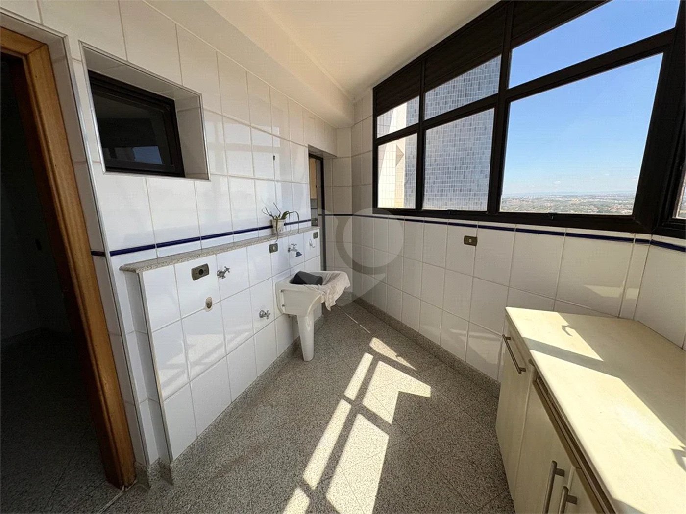 Apartamento disponível no Edifício Palladium no Centro de Piracicaba - SP.
