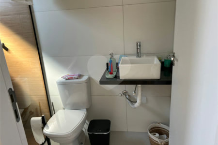 CASA TERREÁ COM 3 SUÍTES EM CONDOMÍNIO EM ATIBAIA