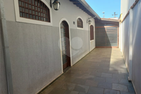 Casa térrea para venda ou locação no Parque Estancia Suíça.