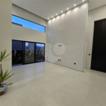 Maravilhosa Casa térrea em condomínio fechado no Portal Lamis, com 3 suítes, piscina privativa e persianas elétricas em excelente condomínio com salão de festas, piscina, quadras de tênis, beach tênis e campo de futebol. Vista cinematográfica da Pedra Grande.