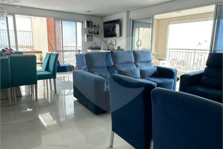 Apartamento com 246m² , 4 dormitórios , sendo 2 suítes , 4 vagas de garagem , à venda na Penha.