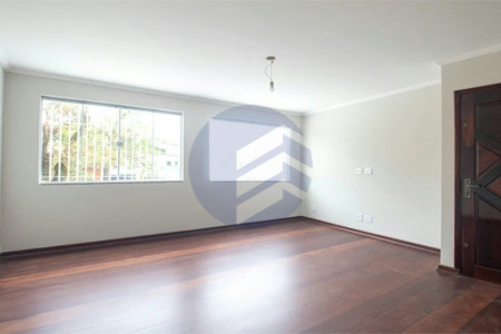 Sobrado à venda 240m² com 4 quartos, sendo 1 suíte, em Jardim Peri Peri a 650 metros do Metrô Vila Sônia