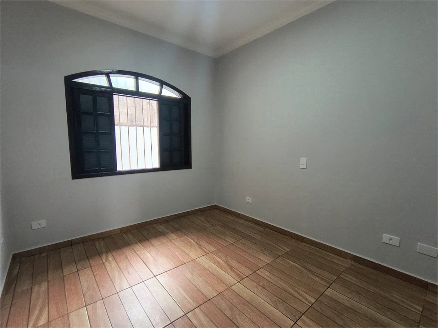 Sobrado à venda com 3 quartos, sendo 1 suíte,  em Jardim D'abril, Osasco, SP