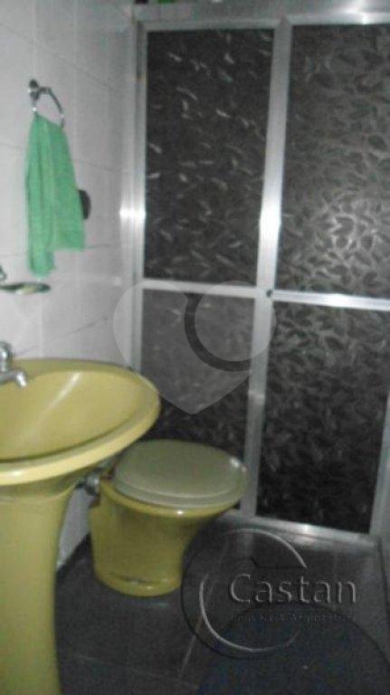 Casa térrea com salas comerciais em anexo à venda na região da Moóca
