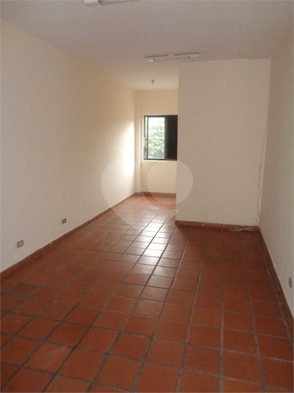 Sala comercial para locação na Lucas