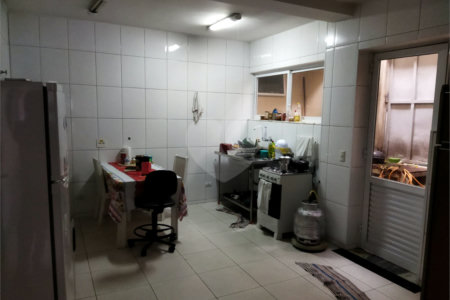 Vende Sobrado com 180m² - Vila Santa Catarina
