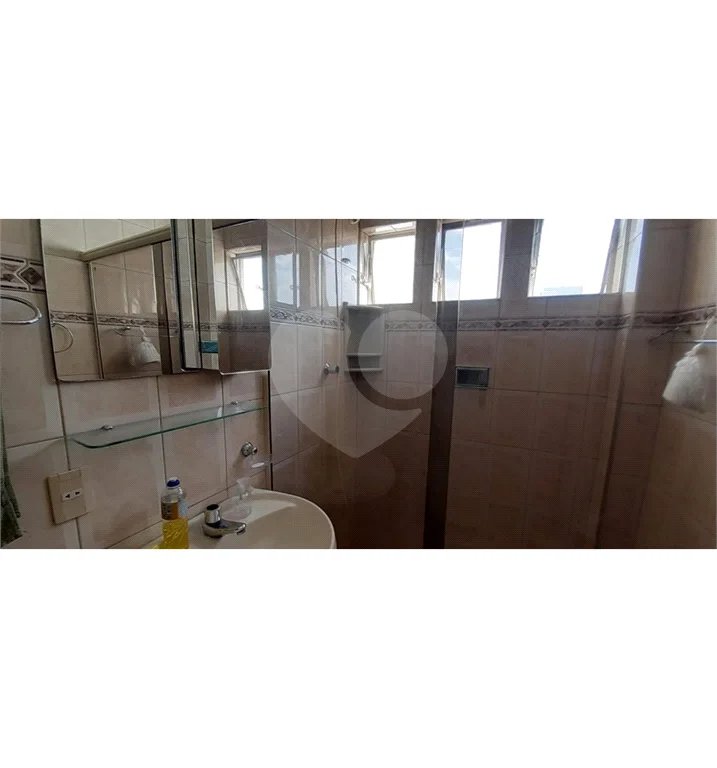 Apartamento - Bom Retiro - 3 dormitórios - 1 banheiro - 1 sala - 1 cozinha