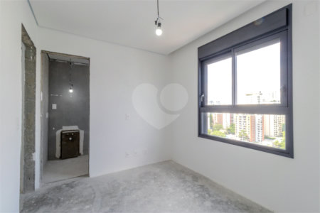Apartamento à venda com 3 suítes em Campo Belo, São Paulo, SP