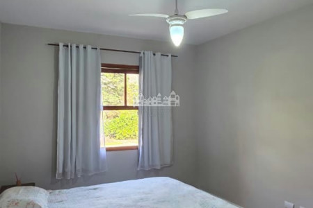 Casa à venda com 4 quartos, sendo 2 suítes, em Vila Petrópolis, Atibaia, SP