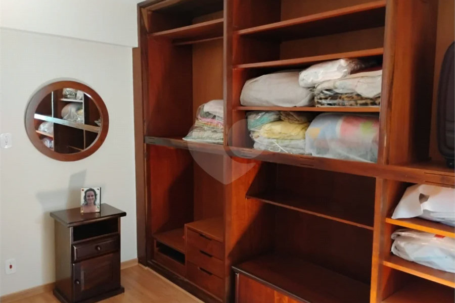 Vende-se apartamento no Jardim Aeroporto com 03 dormitórios