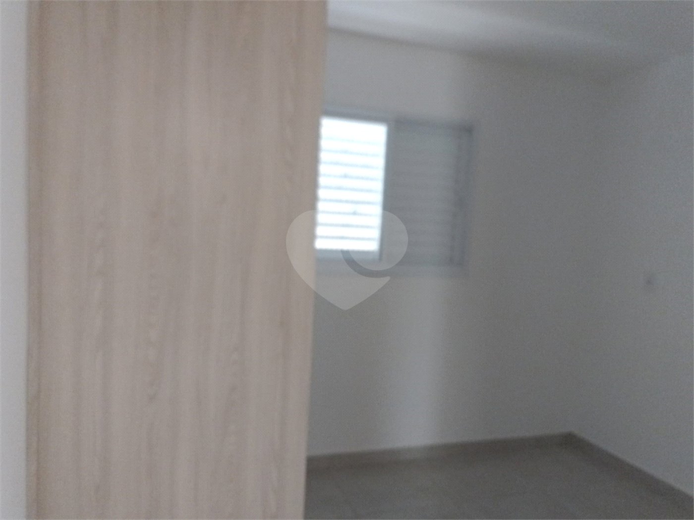 Apartamento a venda com 2 dormitorios sendo 1 suíte