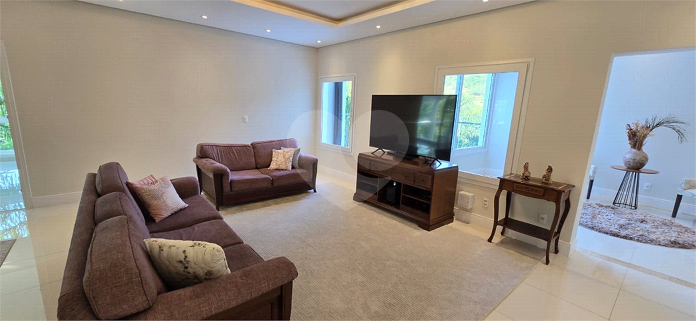 Casa à venda com 7 quartos, sendo 5 suítes, em Residencial Jardim Primavera, Louveira, SP