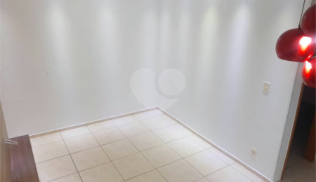 Apartamento à venda com 2 quartos em Parque Fehr, São Carlos, SP