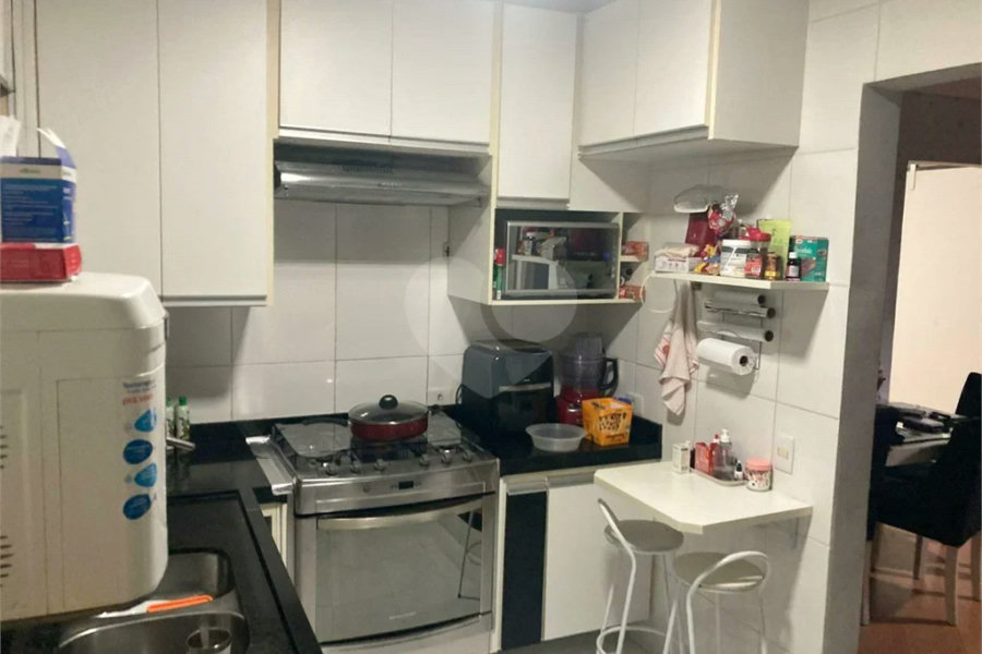 Ótimo sobrado à venda, ao lado do Roldão na Av. Cupece.