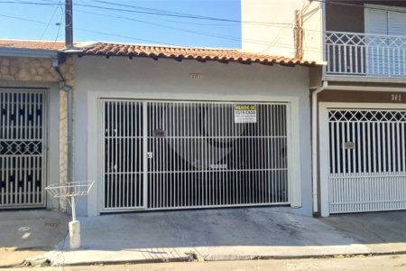 Casa à venda na região do Santa Felícia.