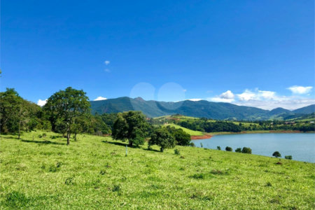Terreno à venda no Centro, Joanópolis, SP