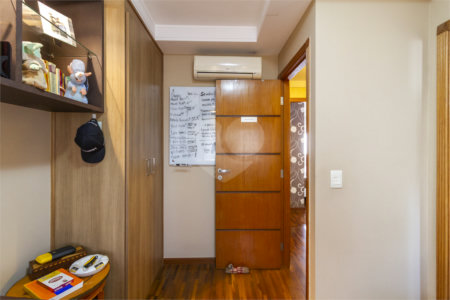 Apartamento para venda no Alto da Moóca, com 178 m², 3 suítes, 3 vagas.