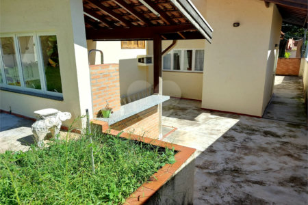 Casa charmosa e elegante localizada no deslumbrante Condomínio Villagio Capriccio Louveira SP