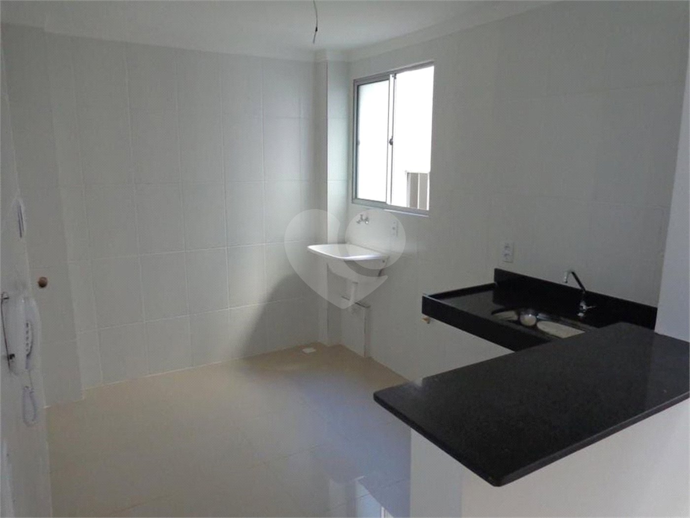Apartamento no Condomínio Mont Royal.